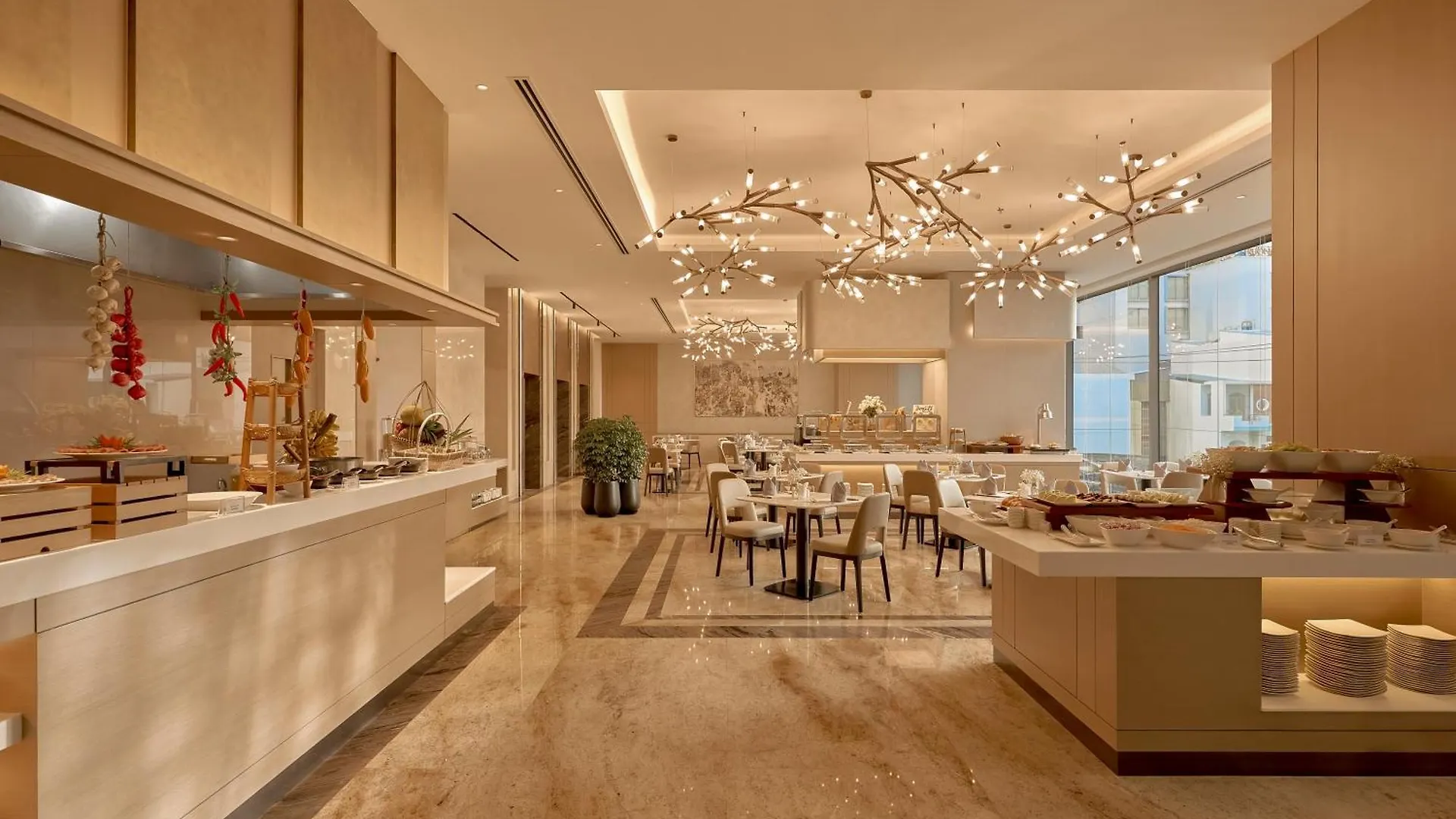 Adamas Boutique Hotel Nha Trang 5*,
